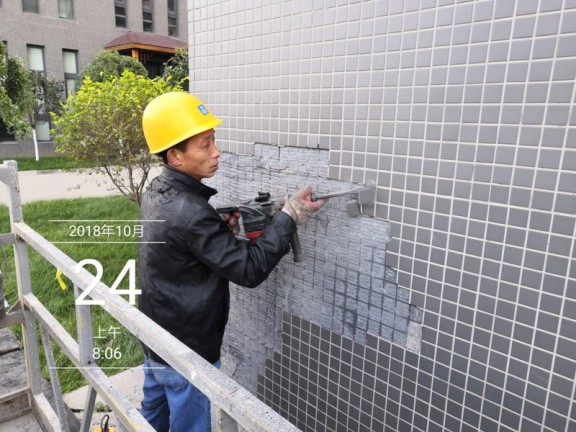 鸿坤外墙维修