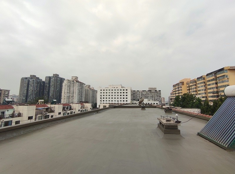 中核防水涂料LEAC维修旧屋面渗漏水完工案例1