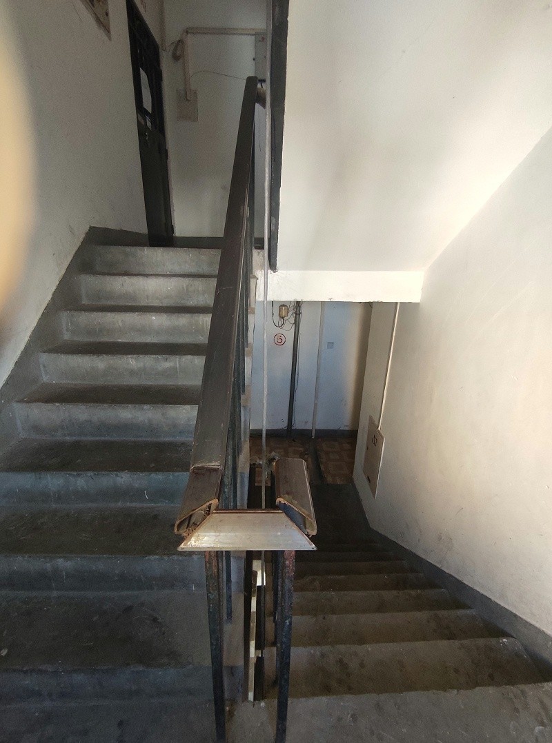 楼梯旧扶手拆除