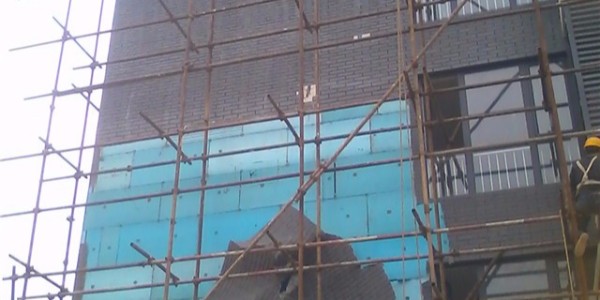 外墙保温脱落维修