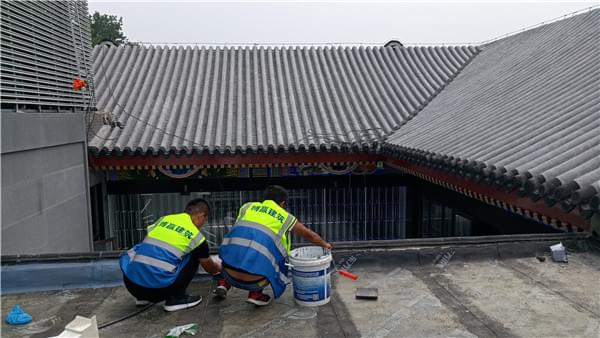 东方雨虹屋面自粘防水卷材渗漏水维修